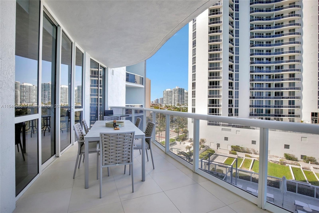 15811 Collins Ave - Photo 35