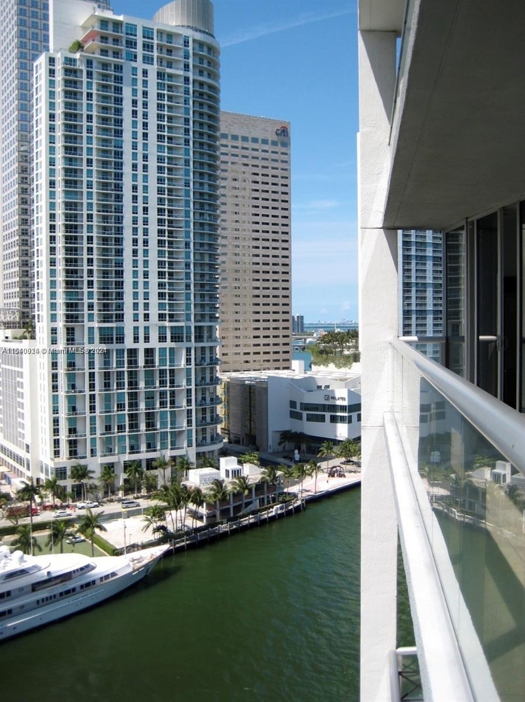 465 Brickell Ave - Photo 3