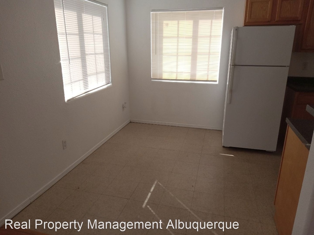 528 Alvarado Dr Se - Photo 3