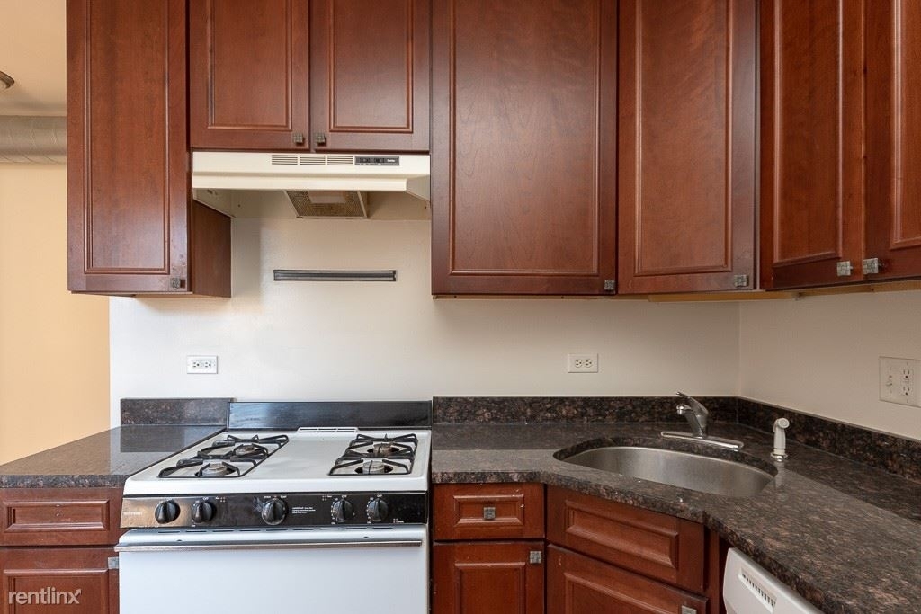 3323 N. Lakewood, Unit 5 - Photo 2