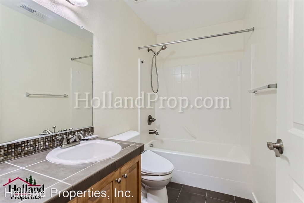 12838 Nw Clement Ln - Photo 14