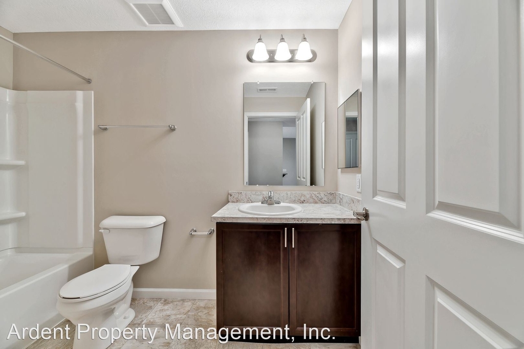 4100 Lakeview Crossing - Photo 10