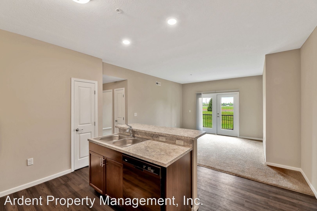 4100 Lakeview Crossing - Photo 11