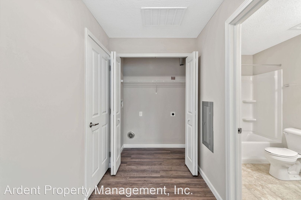 4100 Lakeview Crossing - Photo 8