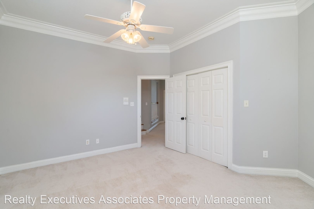 900 Fairway Oaks Lane - Photo 46