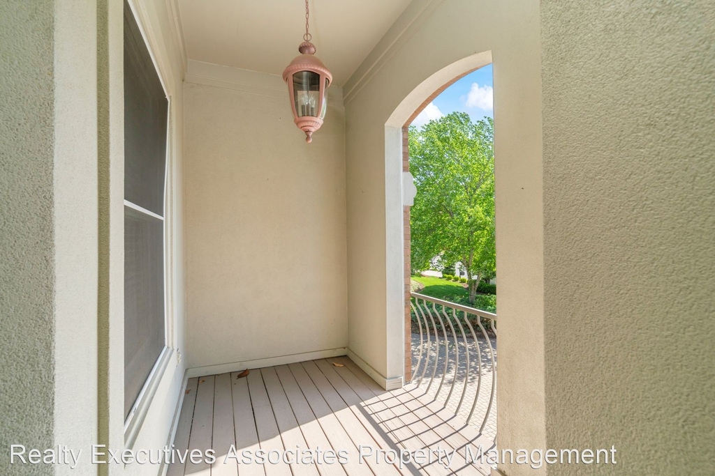 900 Fairway Oaks Lane - Photo 47