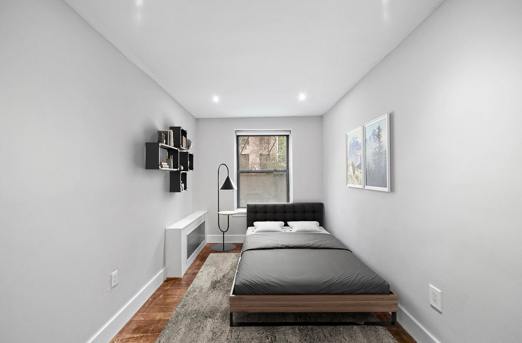 416 West 23rd Street - Photo 4