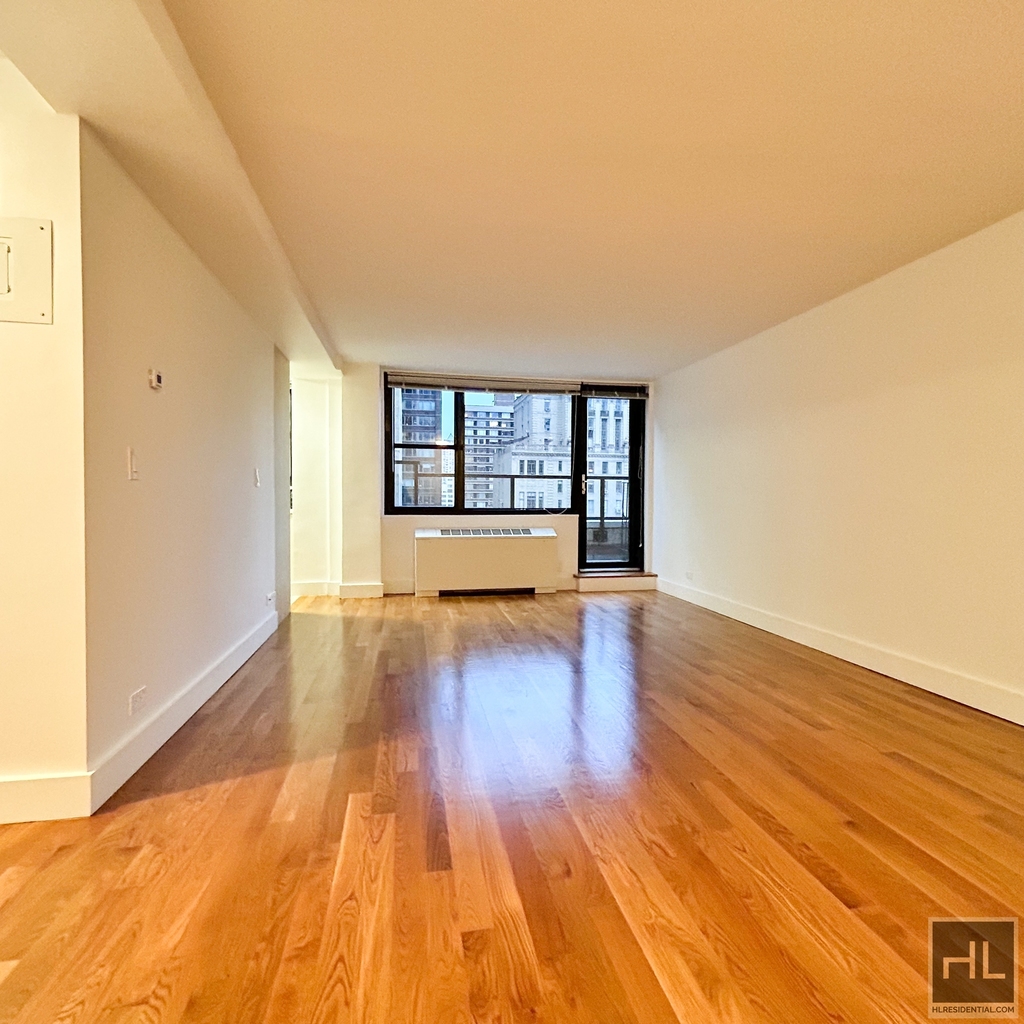 West 58th Street - Photo 1