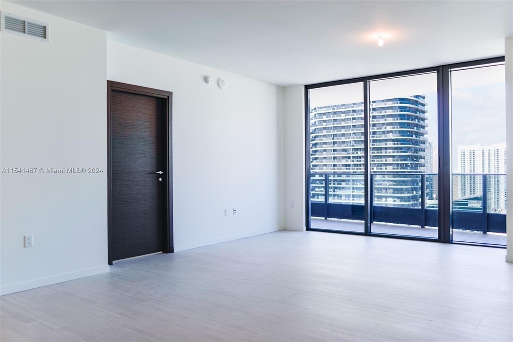 1000 Brickell Plaza - Photo 1