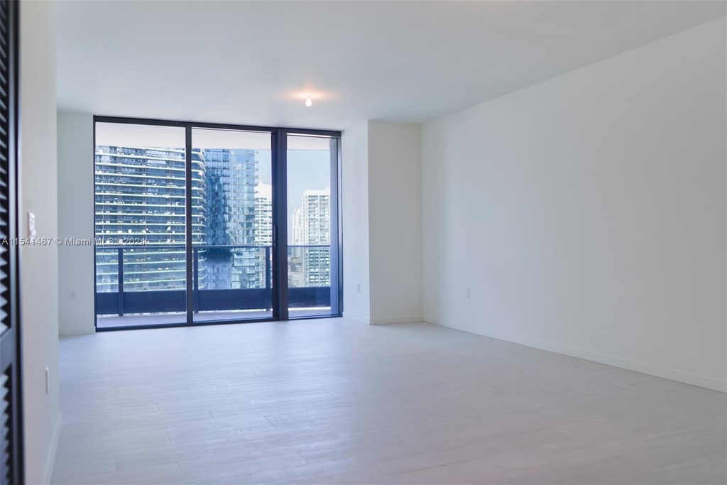 1000 Brickell Plaza - Photo 3