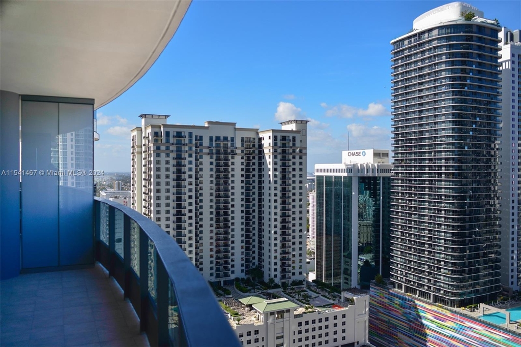 1000 Brickell Plaza - Photo 2