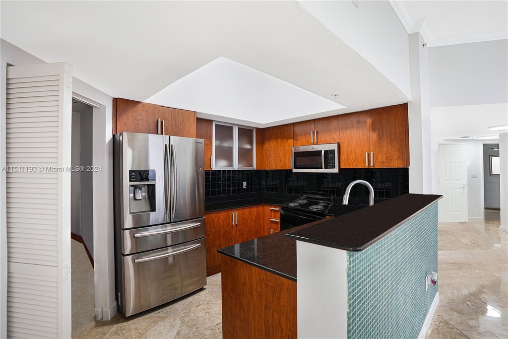 16699 Collins Ave Avail June 3rd - Photo 8