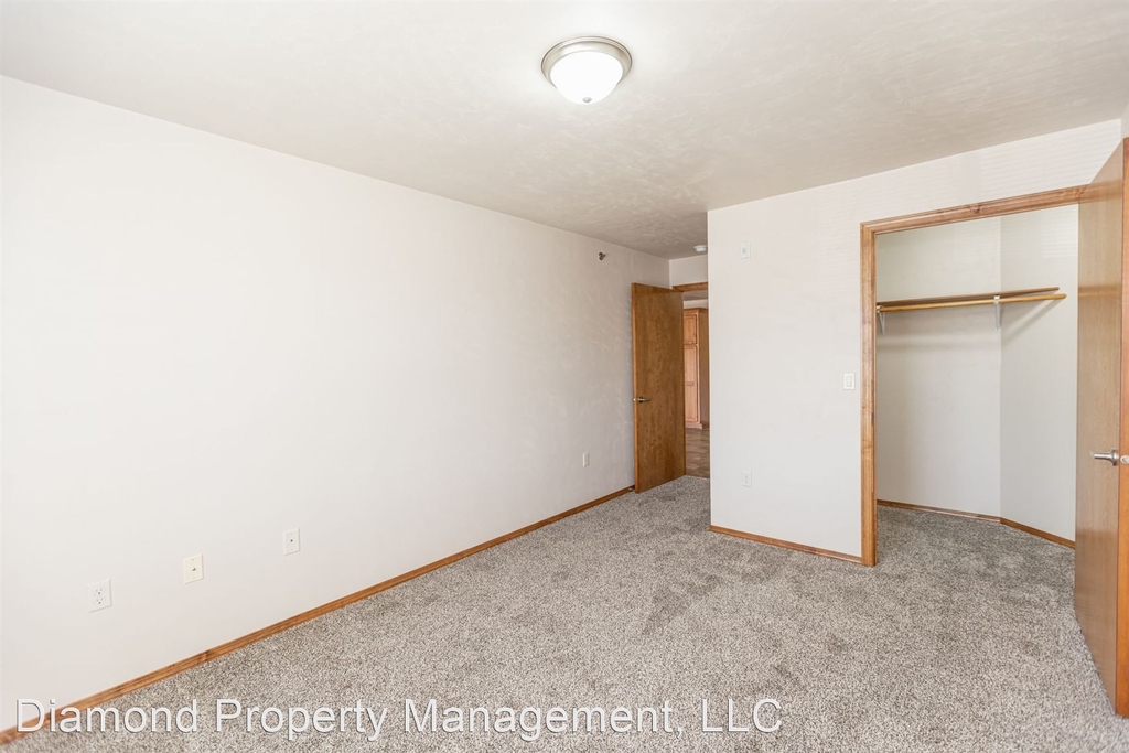 3415 Hilltop Way - Photo 6