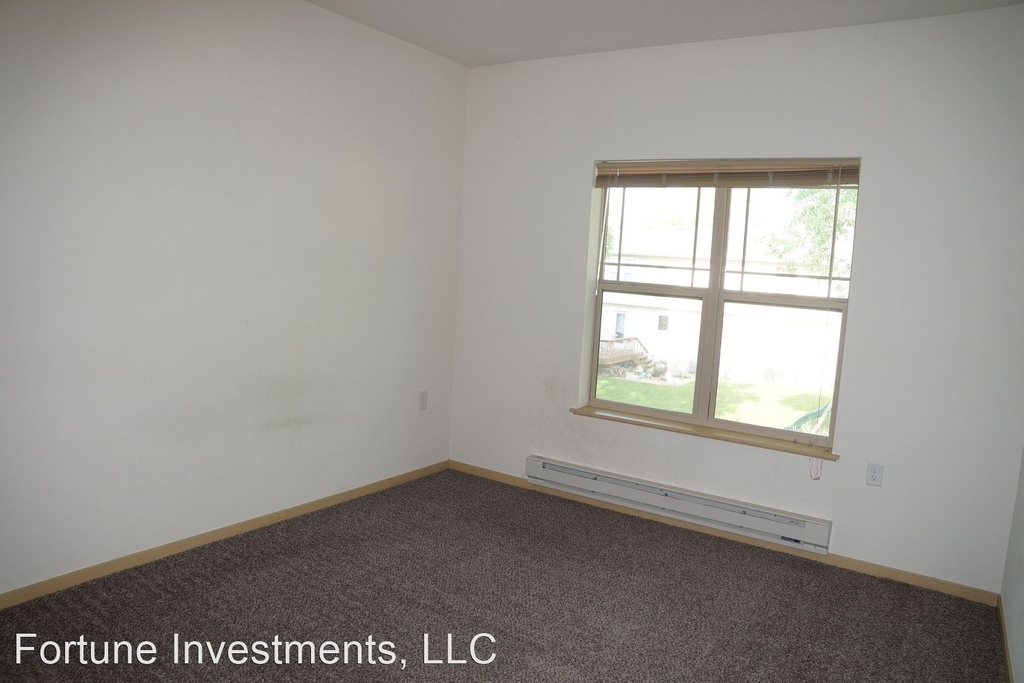 400 South Van Buren St - Photo 12