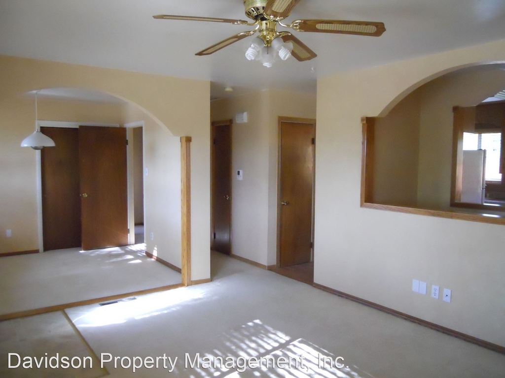 650 Paradise Ln - Photo 3