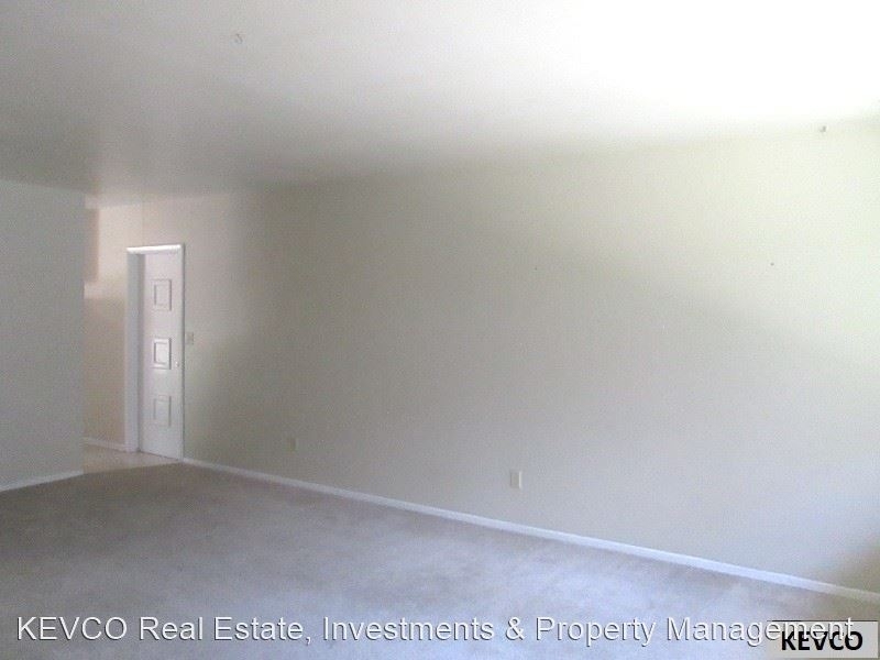 2801-2805 Stanford Rd - Photo 2
