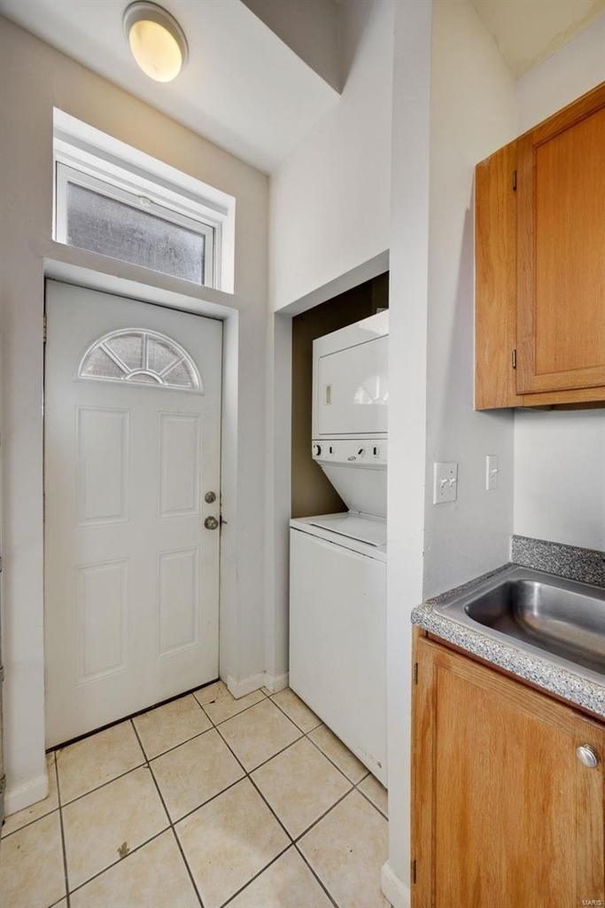 2348 Rutger Street - Photo 7