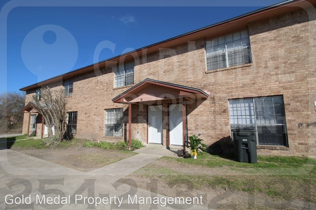 1803 Cedarhill Dr - Photo 0