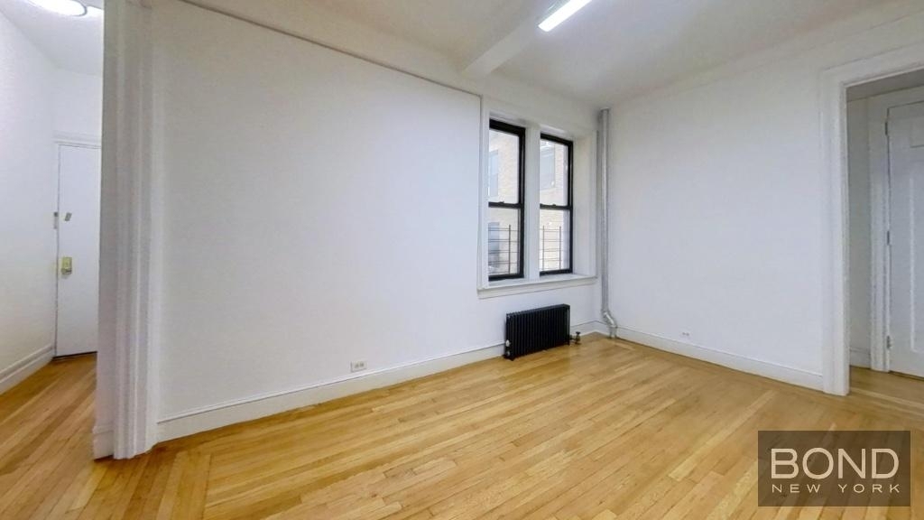 325 West 77th Street - Photo 6