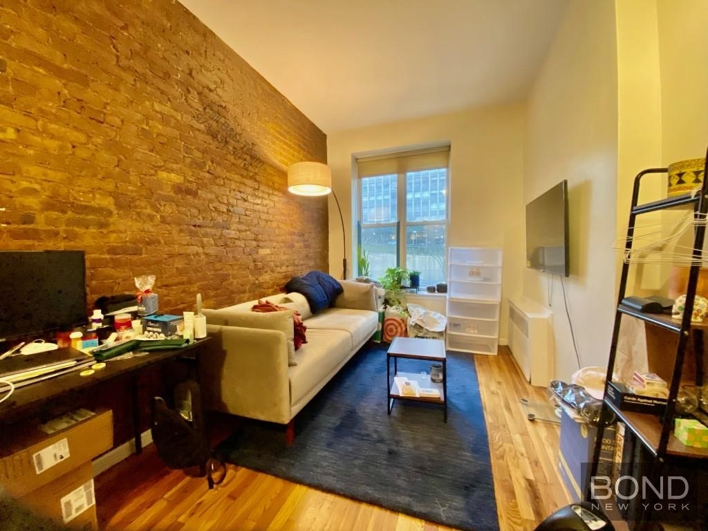 331 East 33rd Street - Photo 0