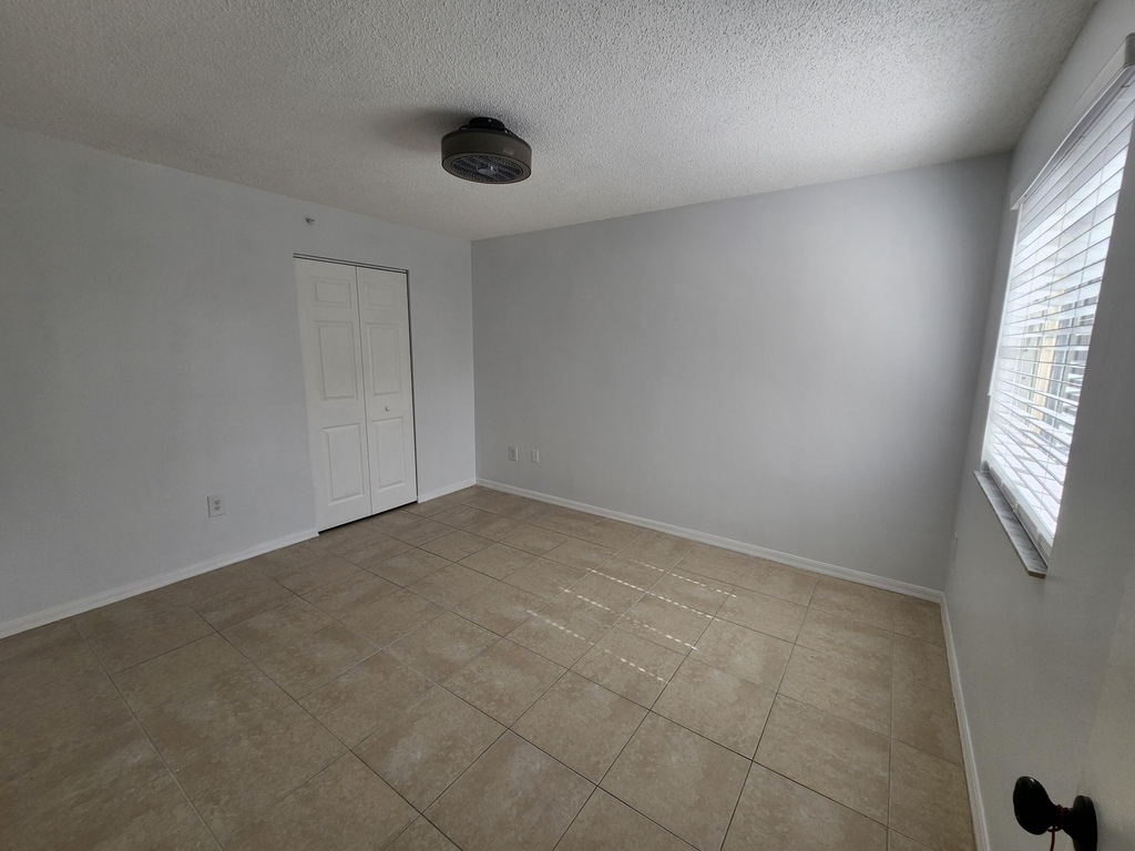 400 N Crestwood Court - Photo 15