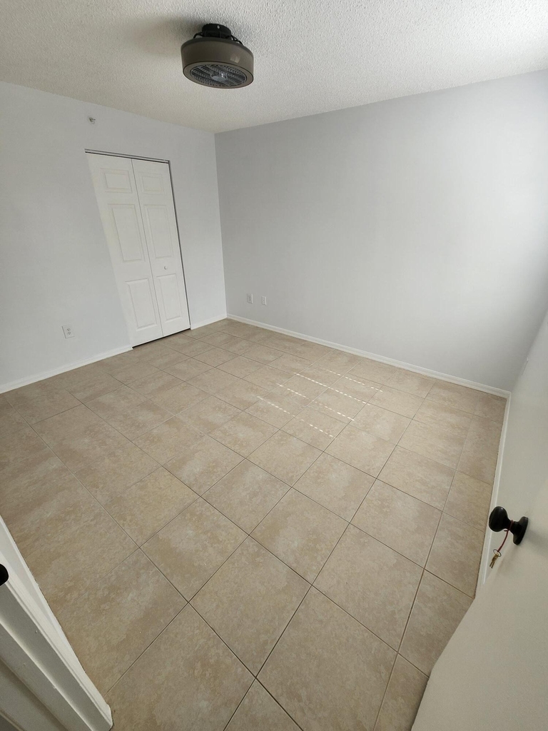 400 N Crestwood Court - Photo 19