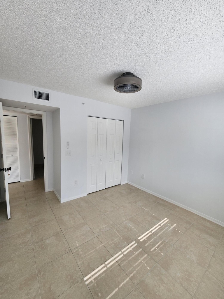 400 N Crestwood Court - Photo 12