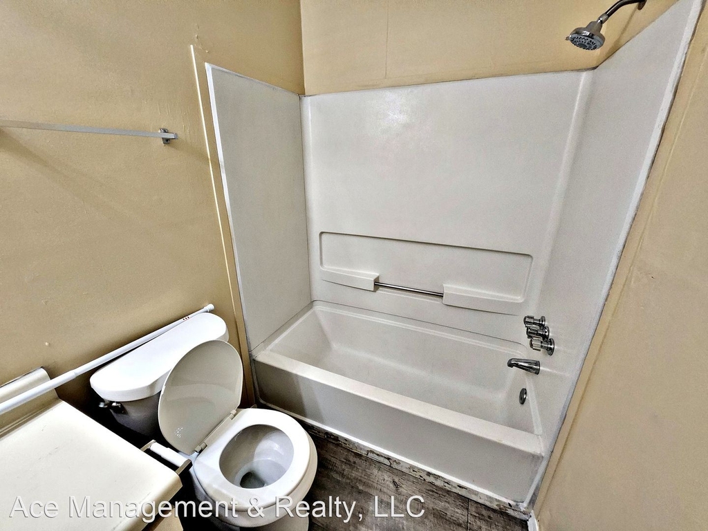 1802 Milligan St Sw - Photo 1
