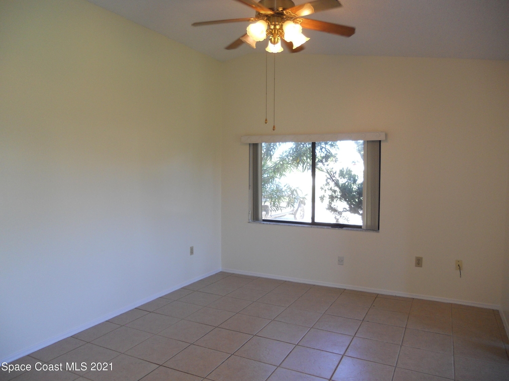 2130 Foxwood Drive - Photo 4