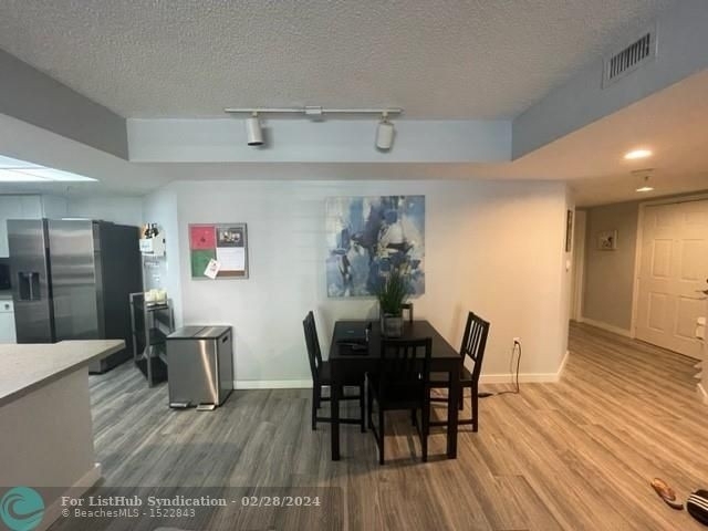 2131 Se 10th Ave - Photo 2