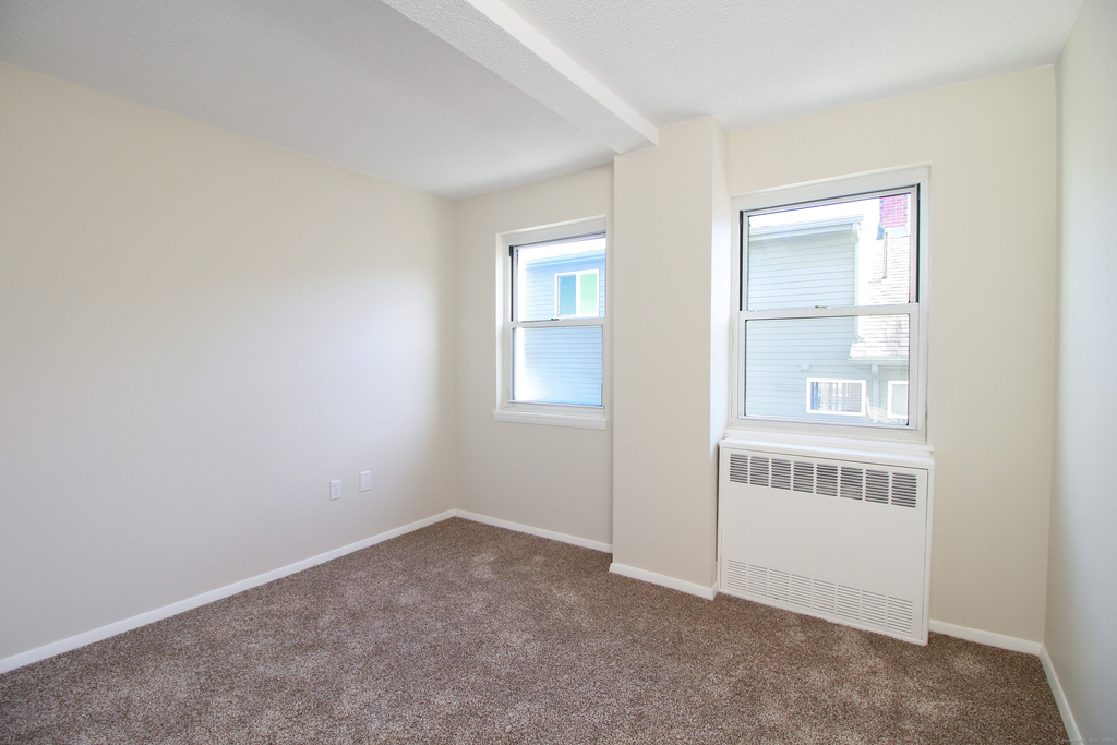 292 Pequot Avenue - Photo 15