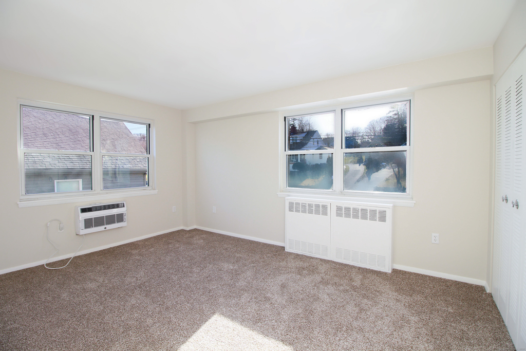 292 Pequot Avenue - Photo 10