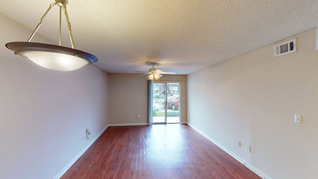 2335 W. Seminole Boulevard - Photo 2