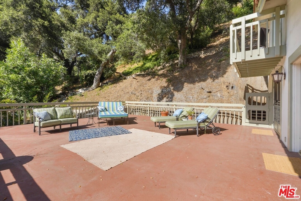 964 Old Topanga Canyon Rd - Photo 32