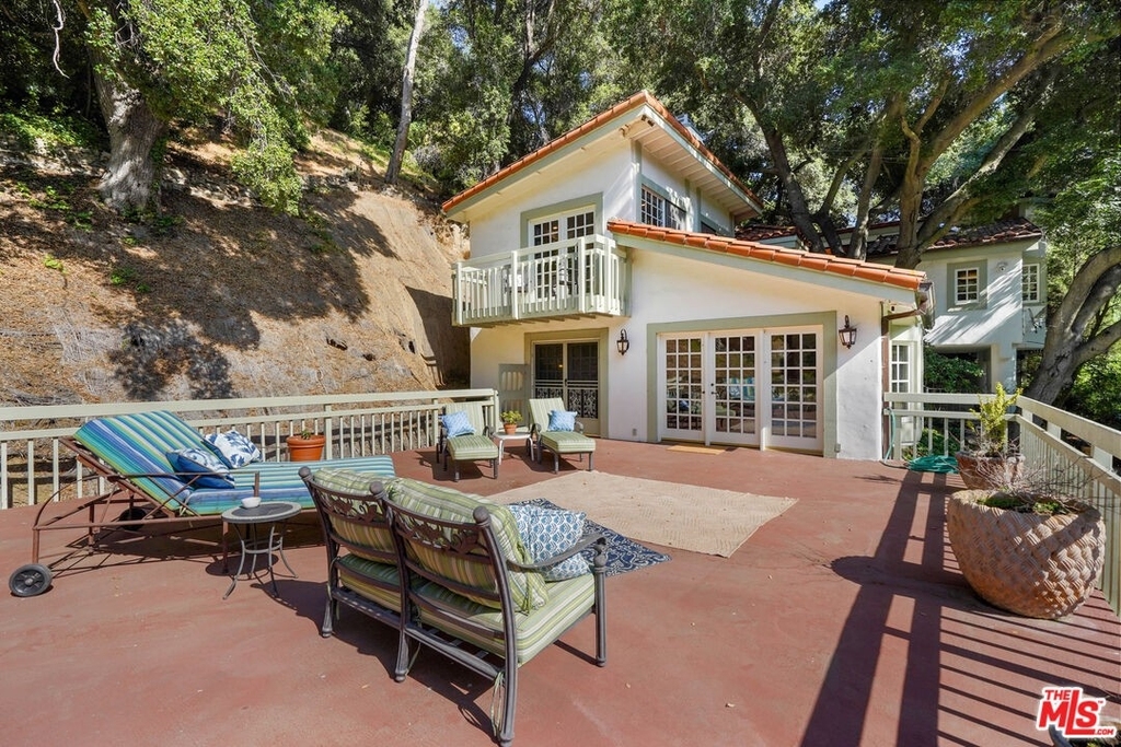 964 Old Topanga Canyon Rd - Photo 14