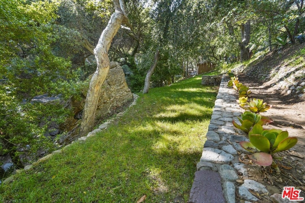 964 Old Topanga Canyon Rd - Photo 21