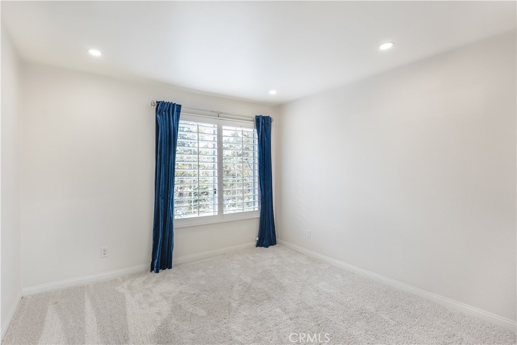 5545 Canoga Avenue - Photo 2