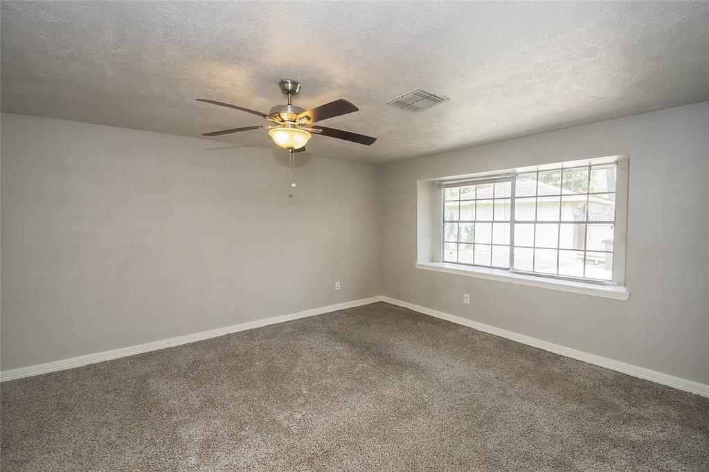 2706 Williamsburg Drive - Photo 18