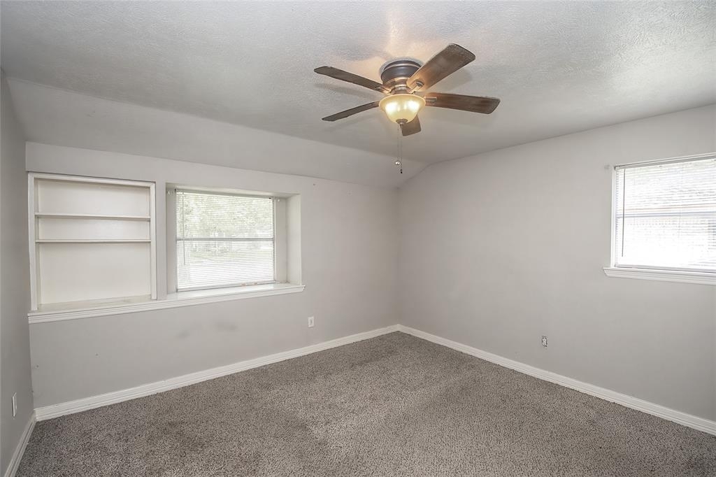 2706 Williamsburg Drive - Photo 25