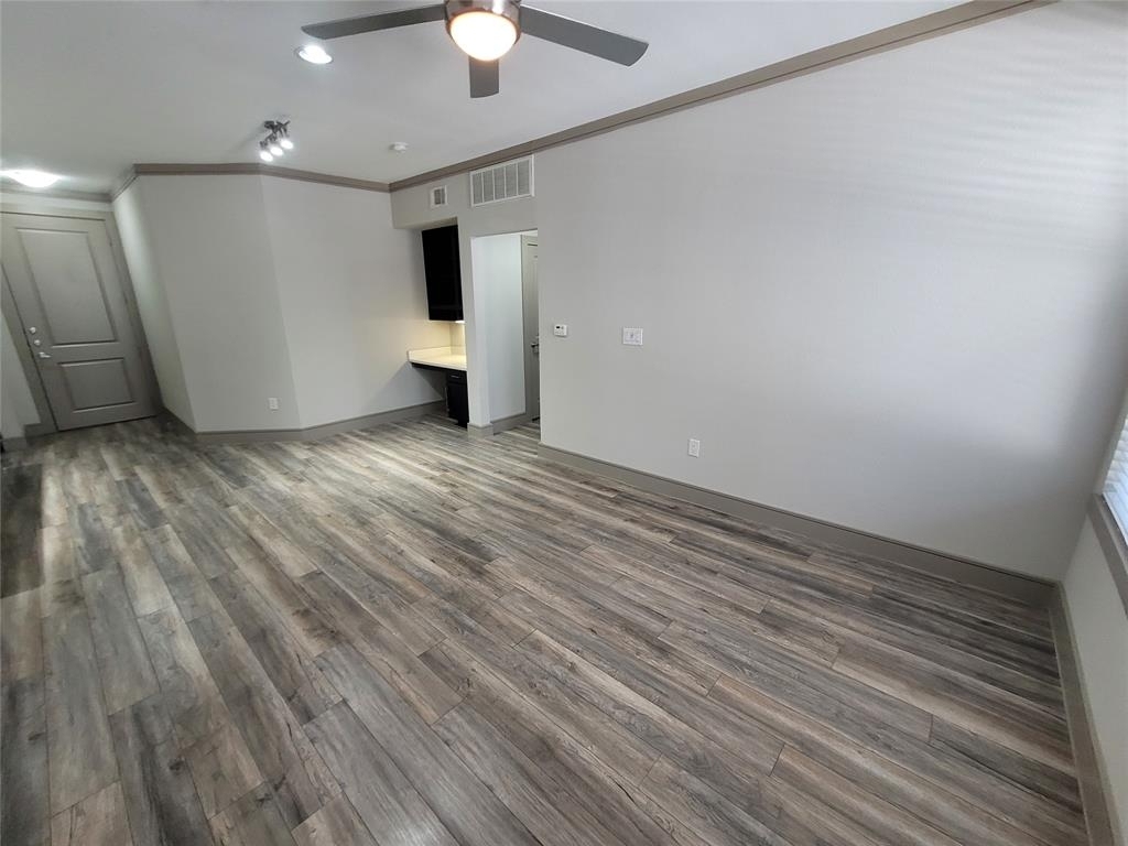 180 W Gray Street - Photo 10