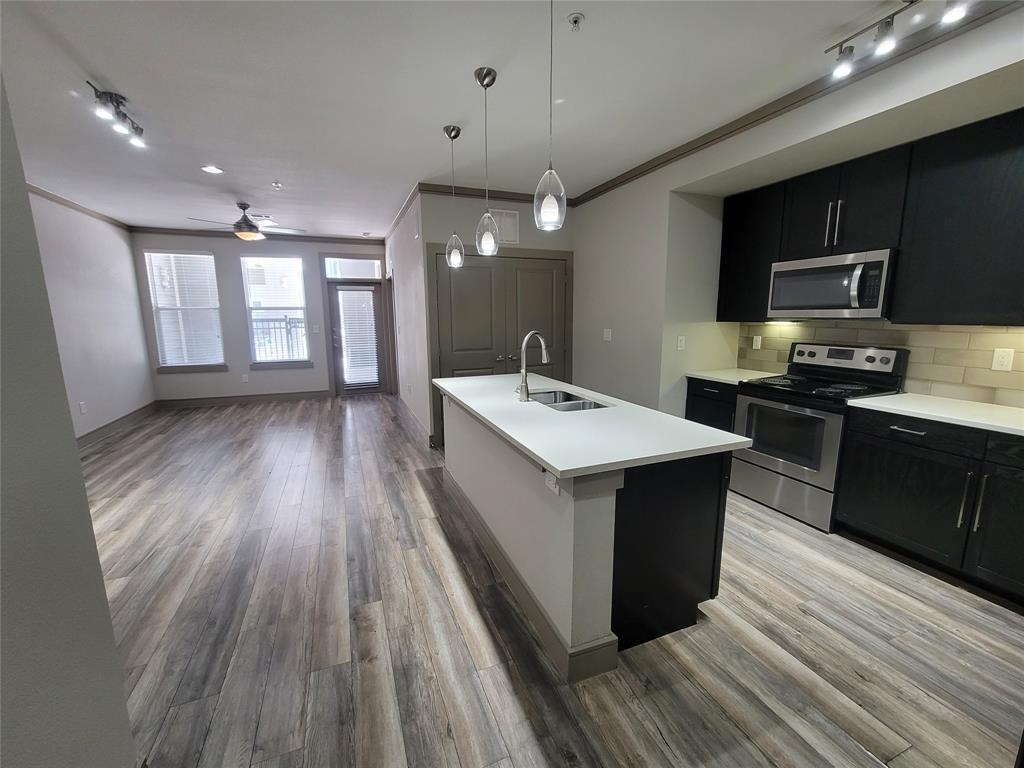 180 W Gray Street - Photo 2