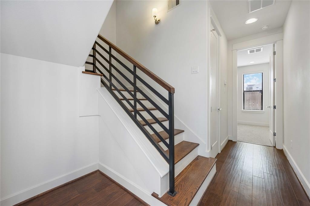 2614 Polk Street - Photo 4