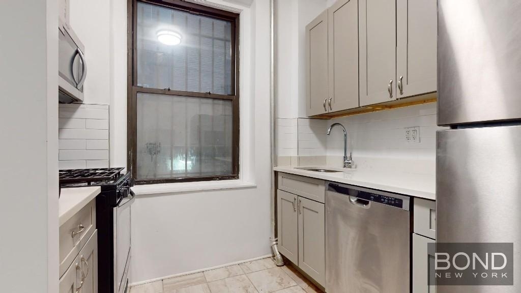 325 West 77th Street - Photo 2