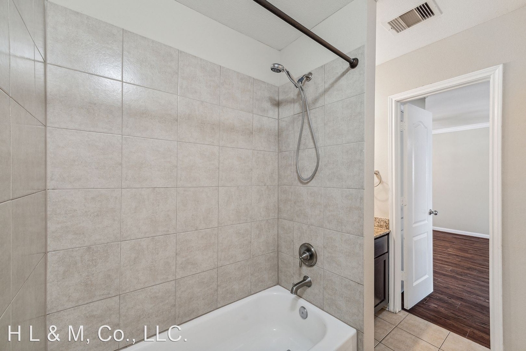 427 W. 16th - Photo 8