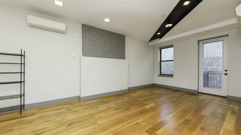 675 Grand St #3C - Photo 6