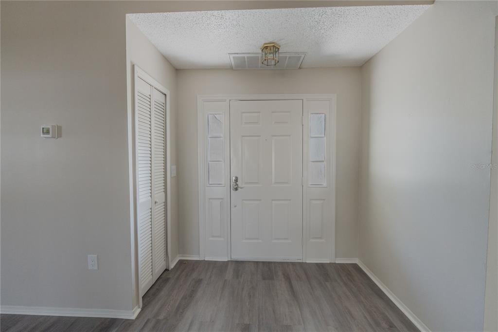 1037 Lowry Avenue - Photo 15