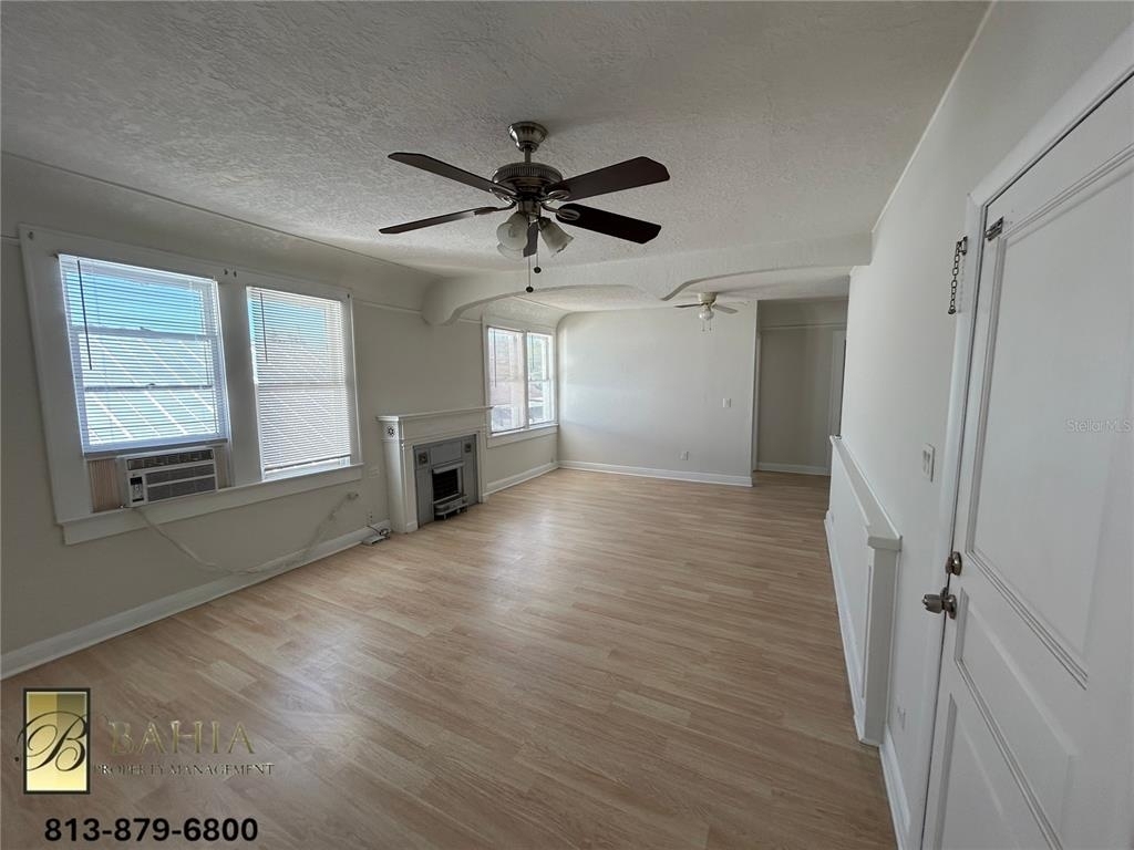 2904 W Chestnut Street - Photo 2