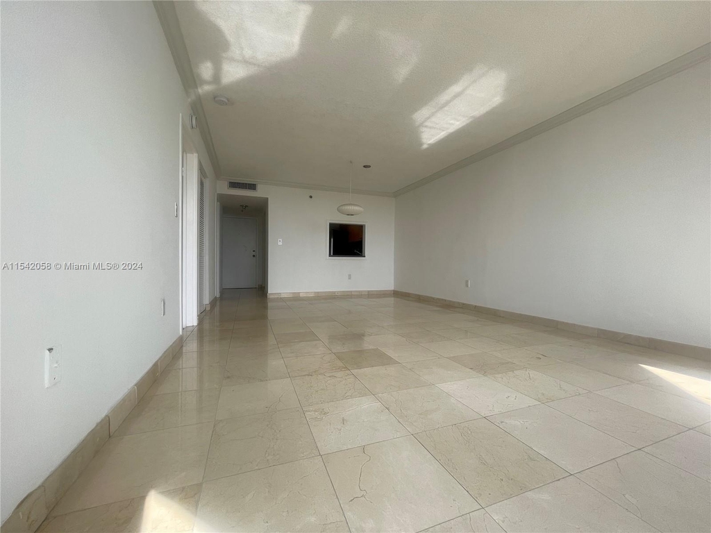 2501 Brickell Ave - Photo 4