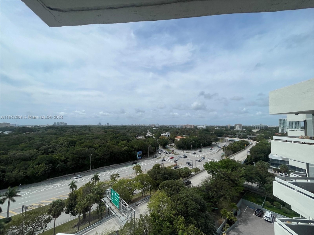 2501 Brickell Ave - Photo 18