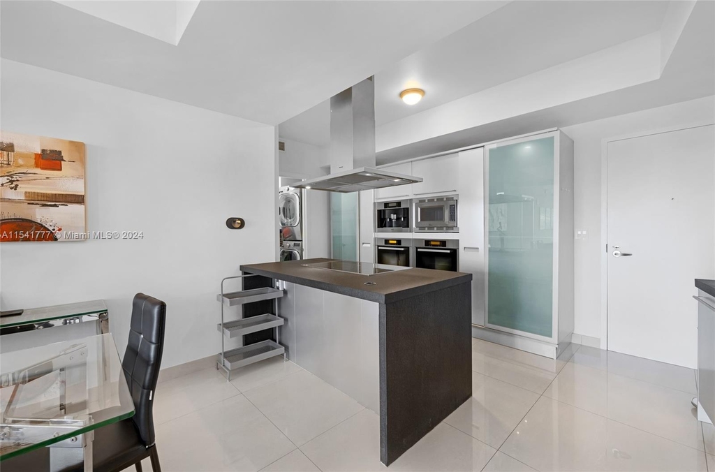 18201 Collins Ave - Photo 7